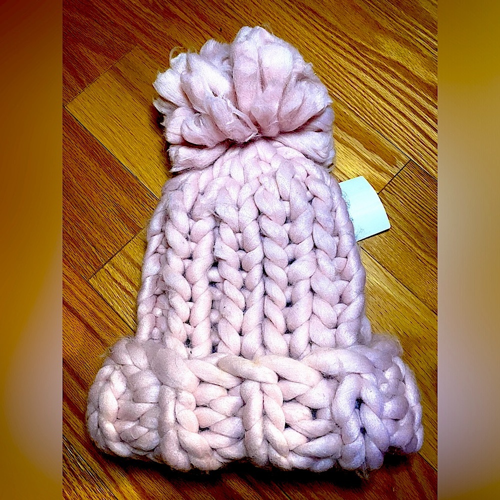 Pale-Pink Chunky Knit Hat with Pom 🧶